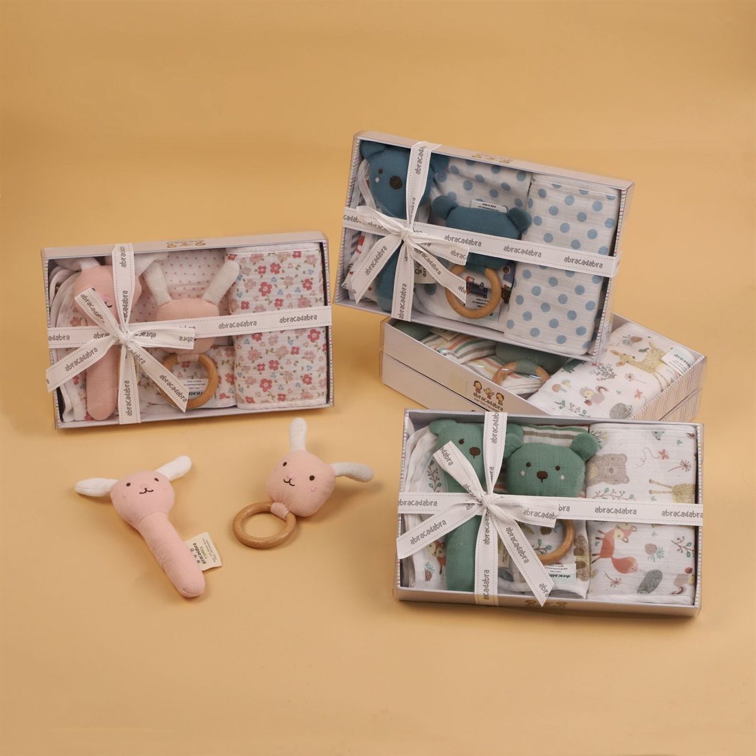 Boy, girl and unisex feeding essentials gift sets, boxed with ribbons